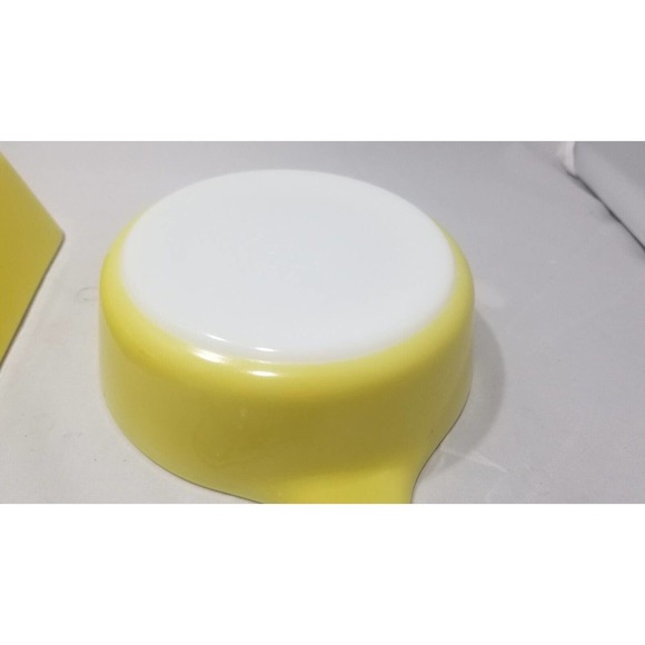 2 set of Yellow Round Pyrex 471, 1 pt Cassarole Baking Dish & Refrigerator Dish - Picture 9 of 12